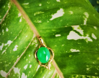 Light Green Jade Flower Shape Gold Pendant/Charm