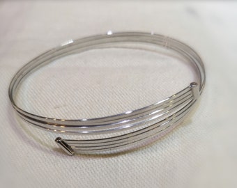 Daily Slip on White Gold Bangle