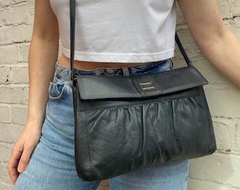 90s Dark Blue Leather Clutch / Shoulder Bag