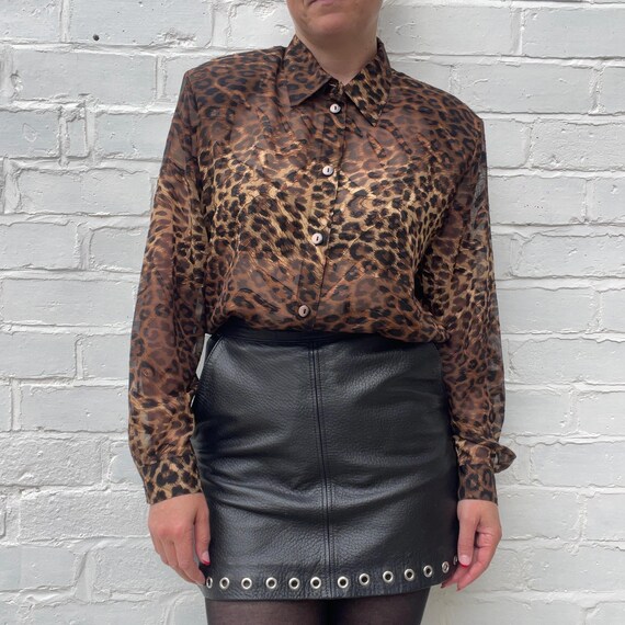 1990s Oversized Leopard Print Button Down Semi Sh… - image 7