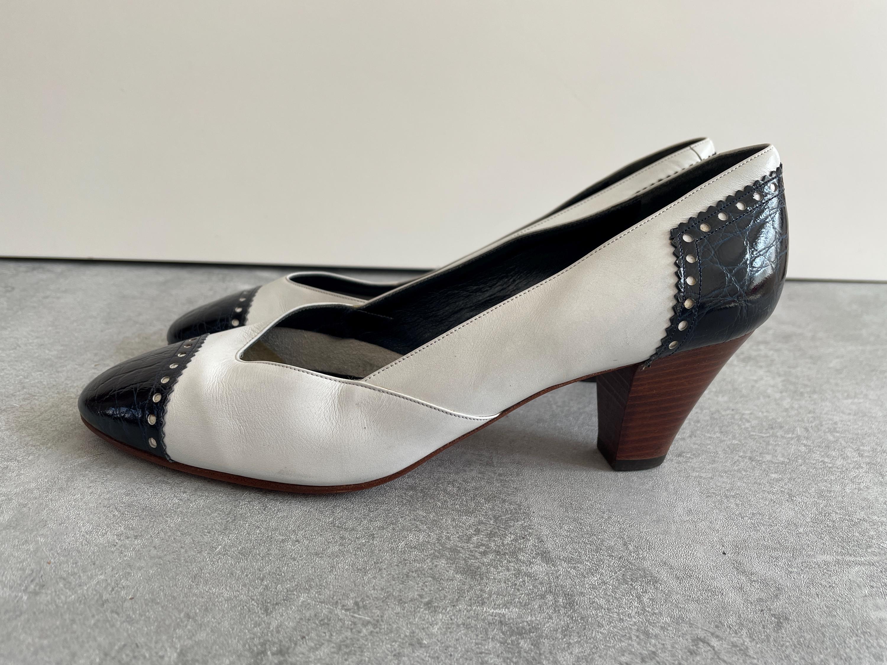 Navy leather court shoes size 5 discount
