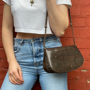 Bolso de hombro pequeño hecho a mano con piel de serpiente natural