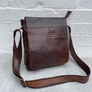 Simple Waxy Brown Leather Cross Body Messenger Bag