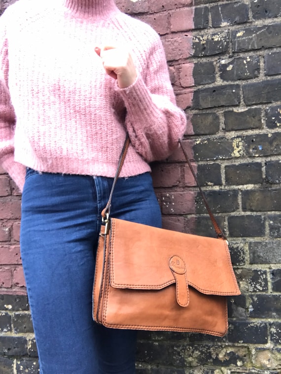 1970s Envelope Style Leather Shoulder Bag