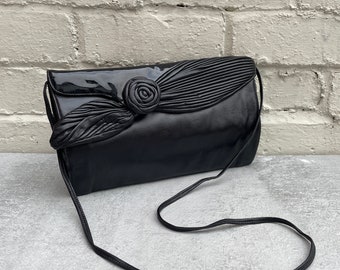80s Butter Soft Black Leather Clutch / Shoulder bag