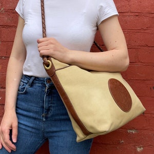 Große Schultertasche aus Canvas und Leder