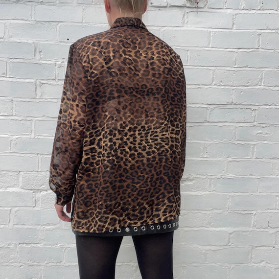 1990s Oversized Leopard Print Button Down Semi Sh… - image 3
