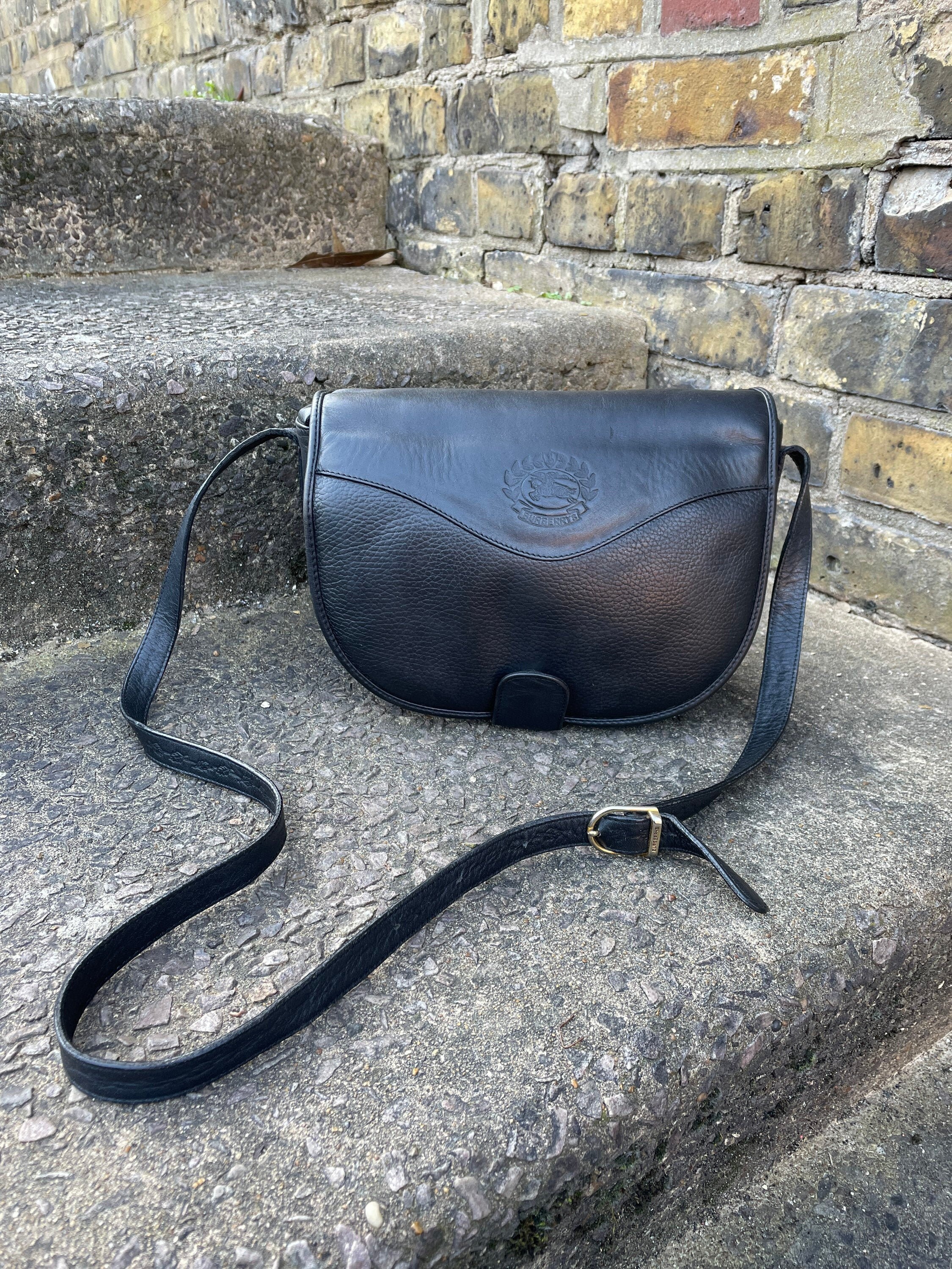 Burberry Signature Large Leather Saddle Bag in Black ref.58342