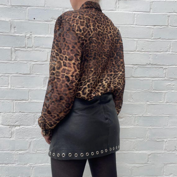 1990s Oversized Leopard Print Button Down Semi Sh… - image 4