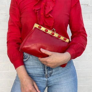 1990er Jahre knallrote Metall Handtasche umrahmt Clutch Tasche