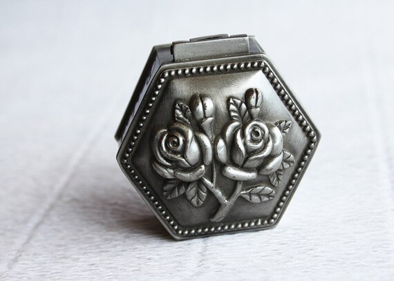 Antique Art Nouveau Silver Repousse Jewelry Caske… - image 8