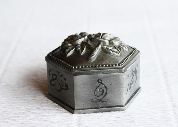 Antique Art Nouveau Silver Repousse Jewelry Caske… - image 3