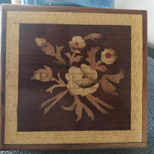 Italian marquetry music box