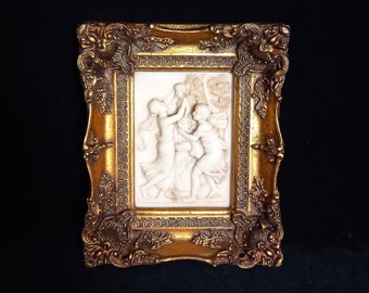 Rokoko-Stil vergoldeter Rahmen mit Relief Alabaster Wandtafel mit Mythologischer Szene