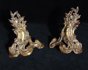 Paire de chenets de style Louis XV Rococo en bronze