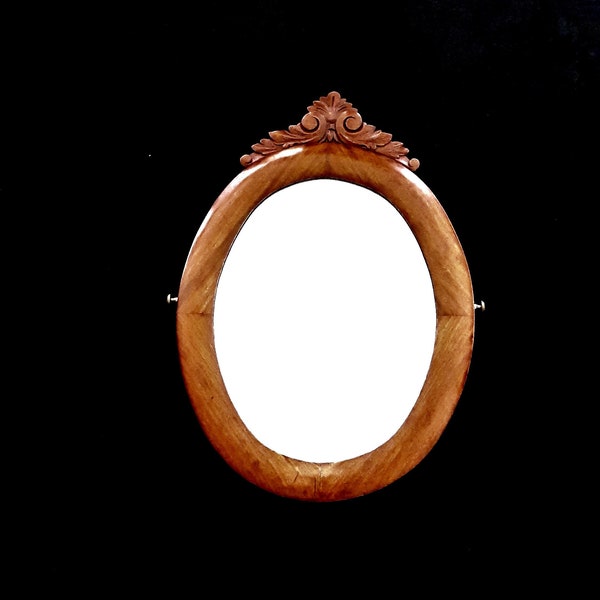 Grand miroir ovale avec cadre en acajou riche