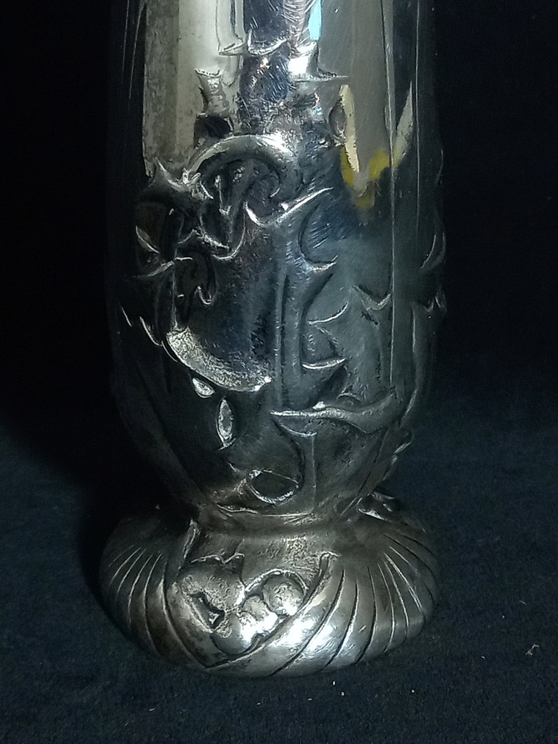 Small Silver-plate Art Nouveau Vase with Holly Décor by Orfèvrerie Gallia Christofle image 3