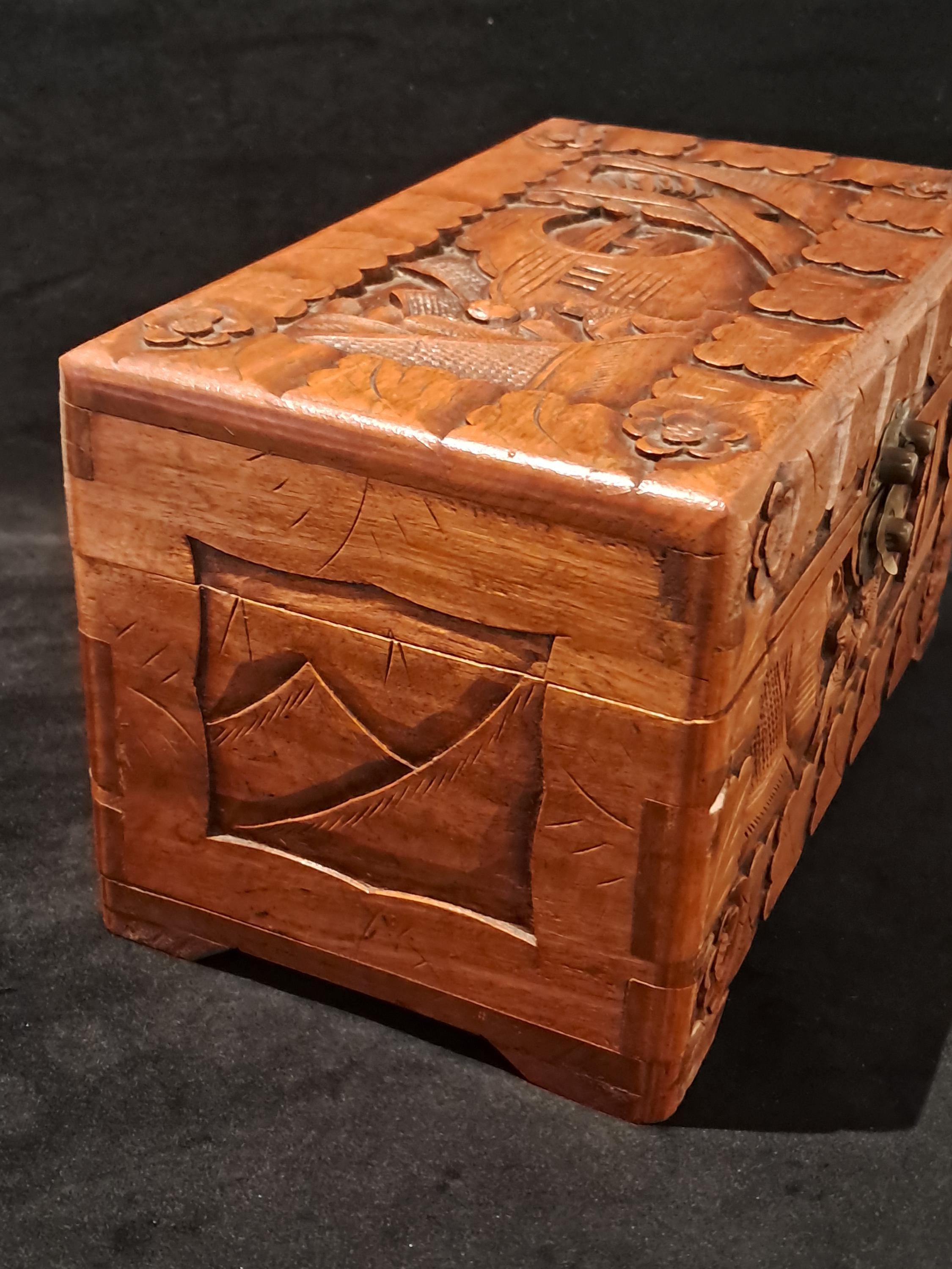 中国の風景が彫られたヴィンテージの木製小物入れ - Etsy 日本