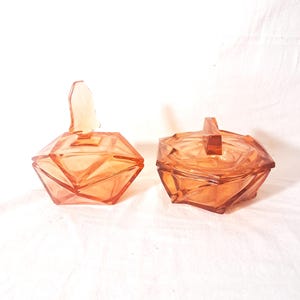 Art Deco Altrosa Farbige Böhmische Frisierkommode Glas Töpfe