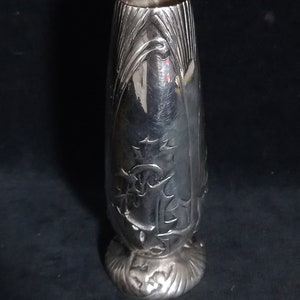 Small Silver-plate Art Nouveau Vase with Holly Décor by Orfèvrerie Gallia Christofle image 2