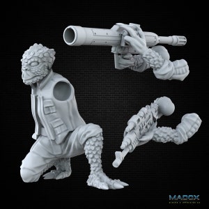 May include: A gray, detailed miniature figure of a reptilian humanoid with a weapon. The figure is posed in a crouching position with its arms outstretched. The figure is holding a weapon in its right hand. The figure is made of plastic and is approximately 3 inches tall.