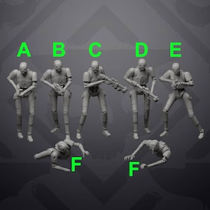 Puede incluir: Seis figuras de robots grises con pistolas, de pie en fila. Dos figuras de robots grises tumbadas en el suelo.