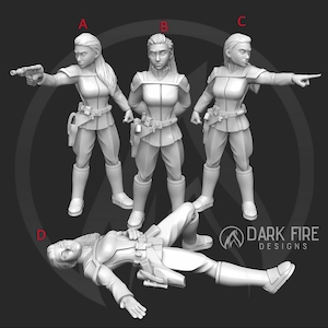 Op de afbeelding: Vier grijze plastic figuren van een vrouw in militaire uniform. Drie figuren staan, één ligt op de grond. De figuren zijn gelabeld A, B, C en D. De tekst "DARK FIRE DESIGNS" is zichtbaar in de rechterbenedenhoek van de afbeelding.