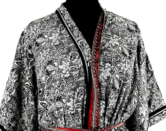 L/XL. Luxury Silk Robe; Reversible with deep pockets. A perfect Dressing Gown, Bath Robe, Duster Jacket. SKU:723-8781-R