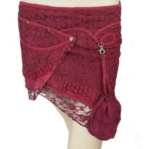 Minigonna rossa; gonna avvolgente Pixie Yarra con pizzo, cotone e borsa staccabile.