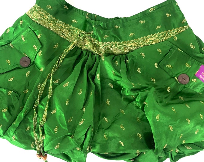M/L.  Goddess Pocket Shorts, Hot Pants Dance Shorts Green & Gold Shorts SKU:1061-6540