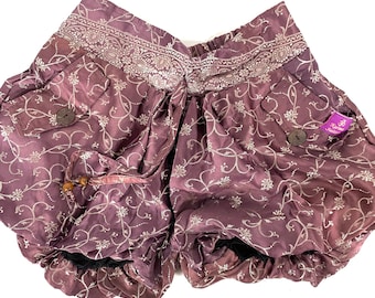 S/M. Goddess Pocket Shorts, Lined Hot Pants Damsk Plum Shorts. SKU:1060-6521
