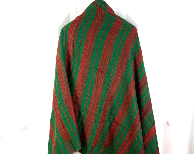 Green Cosy Blanket 4 parties festivals & snuggling. A lovely soft touch, very warm, nice and lightweight Shawl Blanket Scarf Throw.