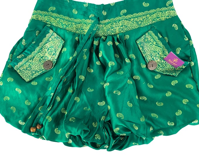 S/M. Goddess Pocket Shorts, Lined Hot Pants Green & Yellow Shorts. SKU:1060-6531
