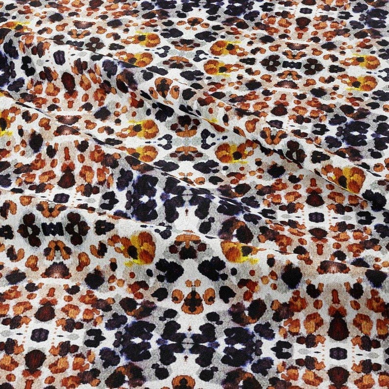 Abstracte stof met luipaardprint, symmetrisch dierlijk materiaal, 56-inch brede katoen-polymix, woondecoratie afbeelding 2
