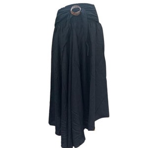 Plain black flowy shop skirt