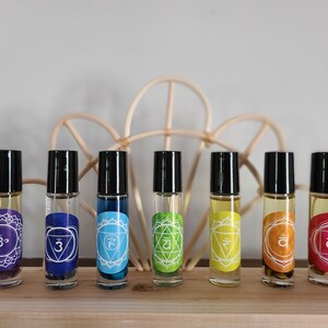 Chakra Essential Oil. Chakra Healing Oil. Chakra Oil Set. Yoga Meditation Altar Spiritual Gift. Aromatherapy Oils with healing crystals