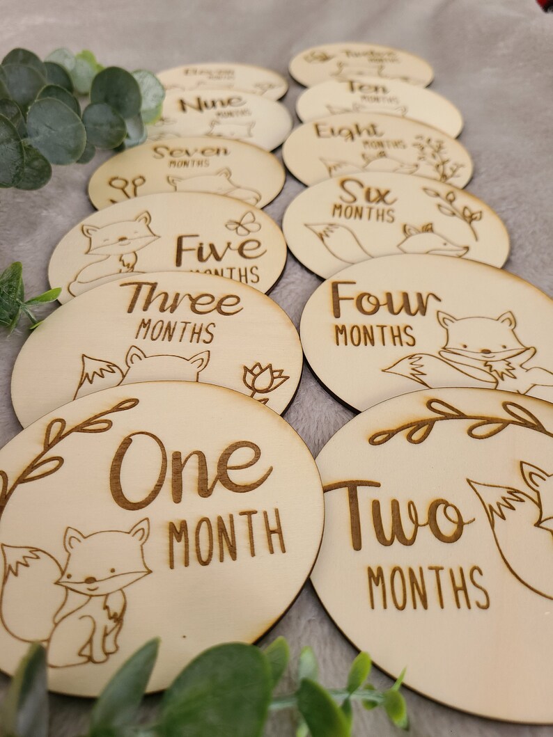 Personalized Wooden Baby Milestone Disc Set| Custom Name Disc | Monthly ...