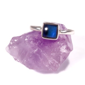 Sterling Silver Square Mood Ring | Bright Colour Changing | Beautiful, Minimalist and Elegant Gift Idea