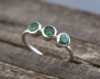 Emerald Gemstone Ring -  Natural Emerald  - Green Gemstone - 925 Sterling Silver - Handmade ring - May Birthstone - Gift For Her