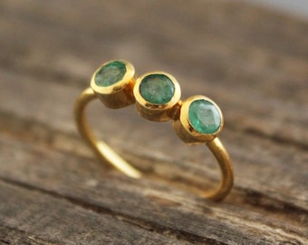 Emerald Gemstone Ring -  Natural Emerald  - Green Gemstone - 925 Sterling Silver - Handmade ring - May Birthstone - Gift For Her