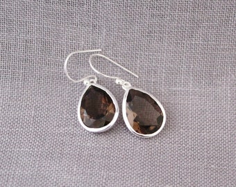 Petites puces d'oreilles en quartz fumé - Boucles d'oreilles en argent avec quartz fumé naturel - Boucles d'oreilles en argent sterling 925 - Boucles d'oreilles en poire à facettes et pierres précieuses