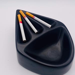 VINTAGE: Black large ashtray | Cigar ashtray | Pub ashtray