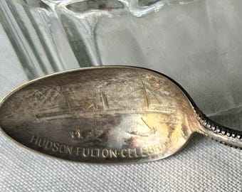 1909 Hudson Fulton Silver plate Souvenir spoon. 5.25” Celebrates Hudson River and Paddle Steamer.