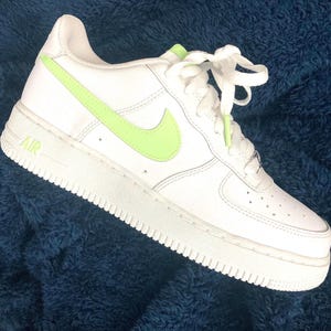 Selbst bemalener Nike Air Force 1 One ‘Melon Green’ Swoosh