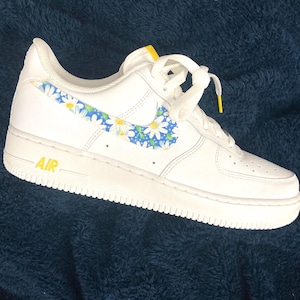 Custom Nike Air Force 1 One ‘Flower Daisy’ Swoosh
