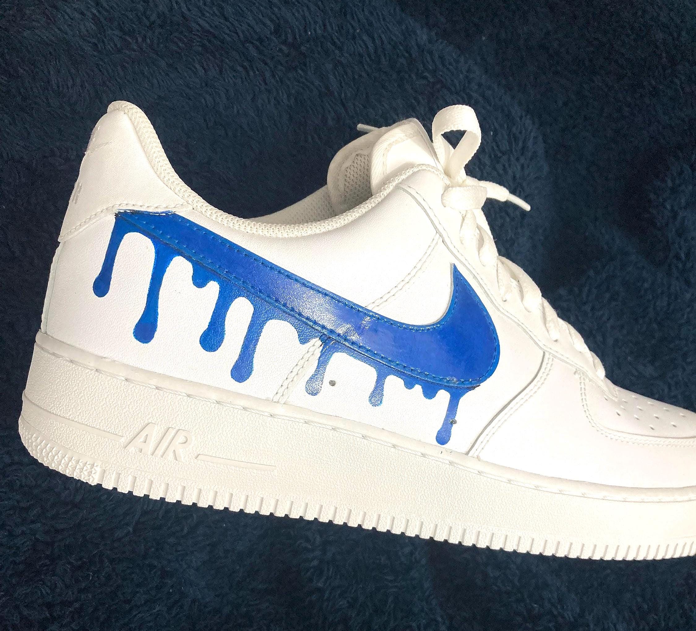 Nike Air Force 1 ドリップペイント ナイキ エア フォース 1 ワンの「ドリップ ブルー」スウッシュの