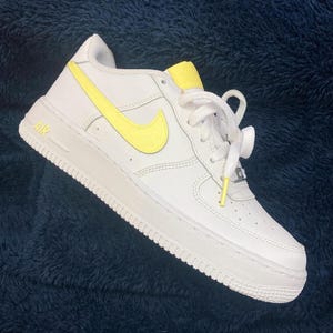Custom Nike Air Force 1 One painted ‘Light Yellow’ Swoosh
