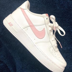 Custom Nike Air Force 1 One painted ‘Light Pink’ Swoosh