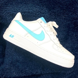 Selbst bemalener Nike Air Force 1 One ‘Sky Blue’ Swoosh