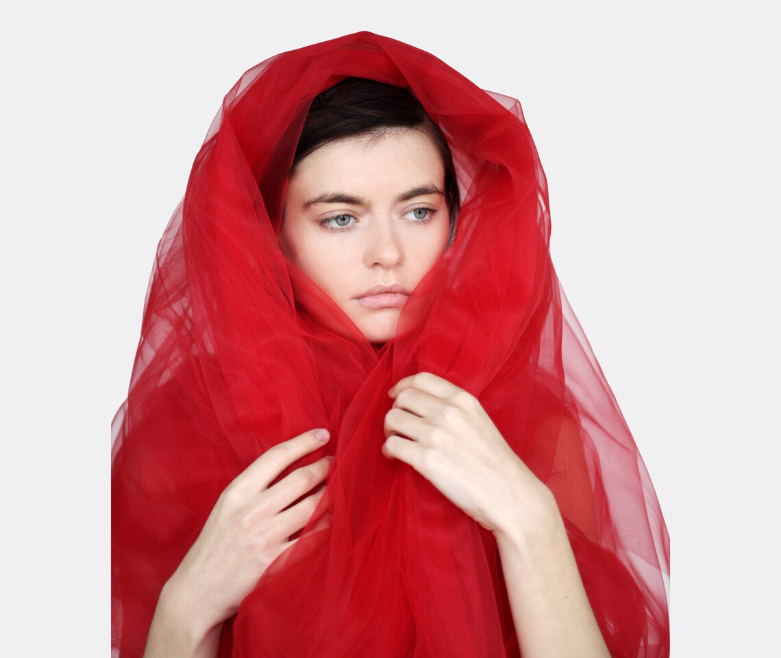 Red wedding veil / Soft tulle red bridal veil / red sheer Etsy